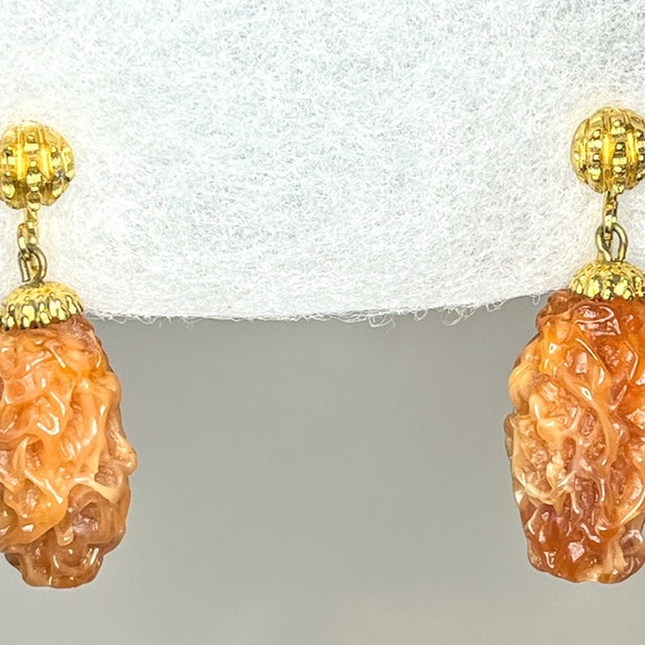 Morel Insipred Vintage Plastic Clip-On Earrings - Picture 4 of 9